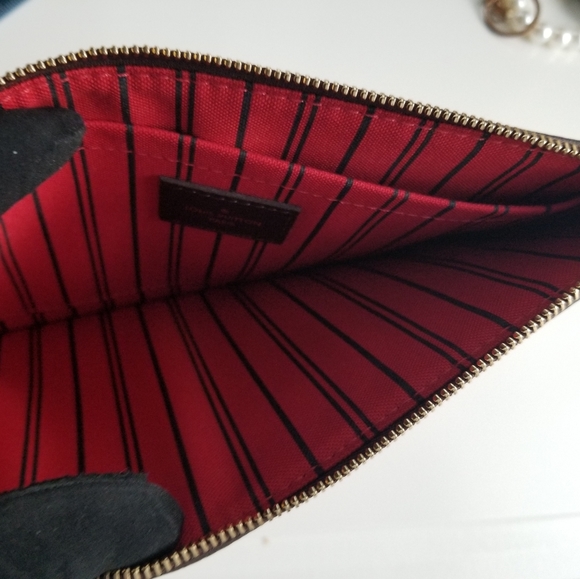 LOUIS VUITTON Neverfull Pouch GM Damier Ebene Print - Picture 10 of 16